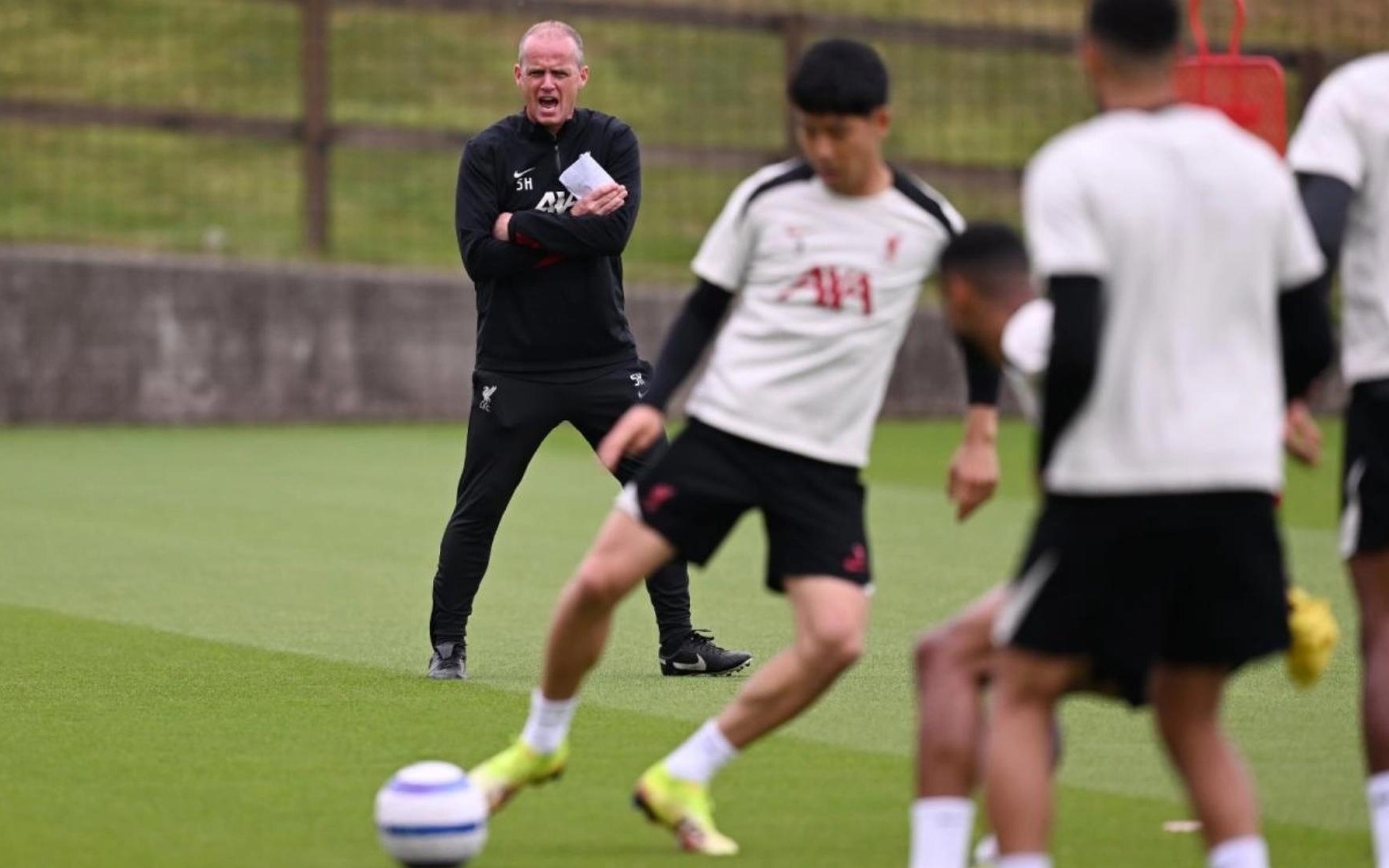 展现出超越 展现出超越